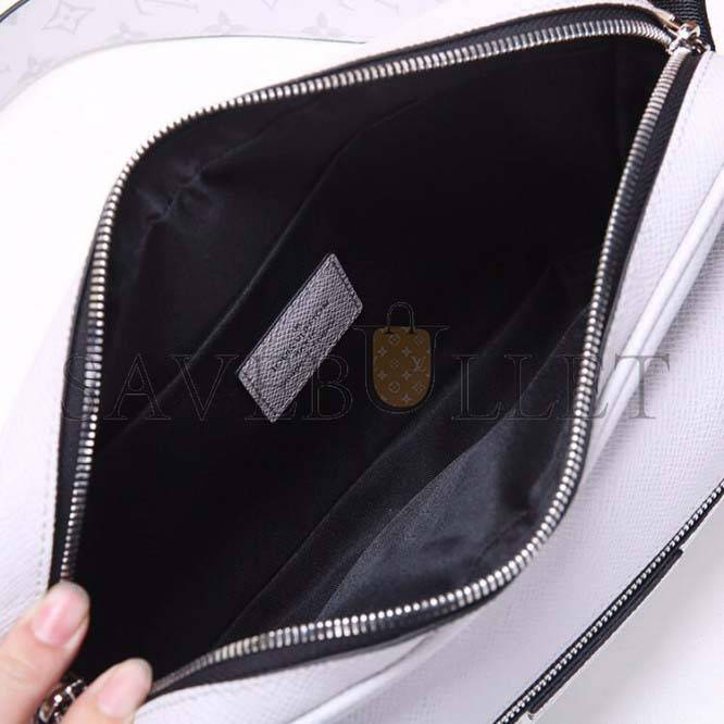 LOUIS VUITTON OUTDOOR MESSENGER M30243 (29.5*20*10.5cm) LOUIS VUITTON OUTDOOR MESSENGER M30243 (29.5*20*10.5cm)